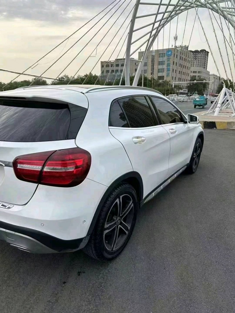东营18年奔驰GLA5