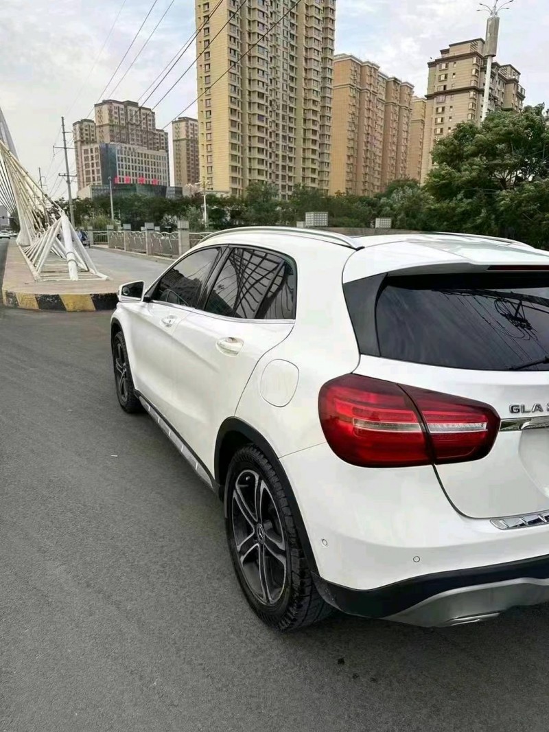 东营18年奔驰GLA6