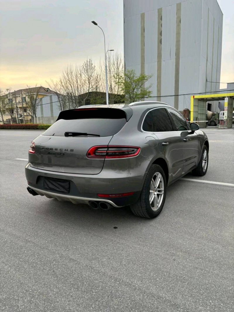 宿迁16年保时捷Macan8