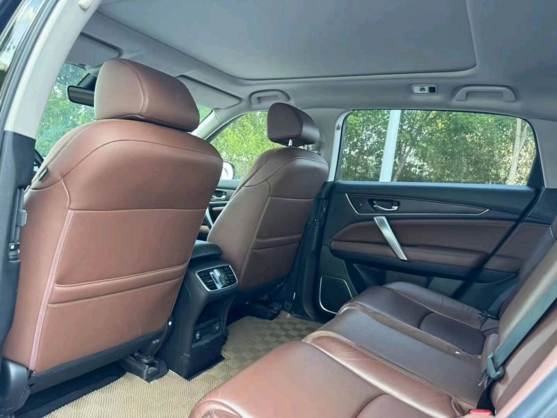 青岛17年本田冠道4