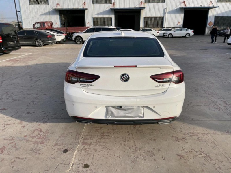 徐州19年别克君威9