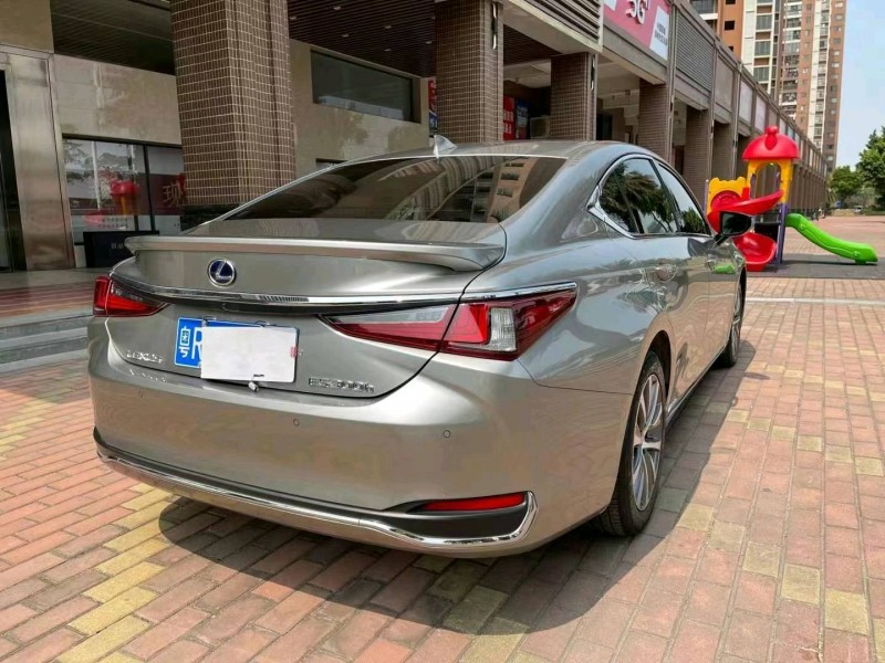 佛山20年雷克萨斯ES5