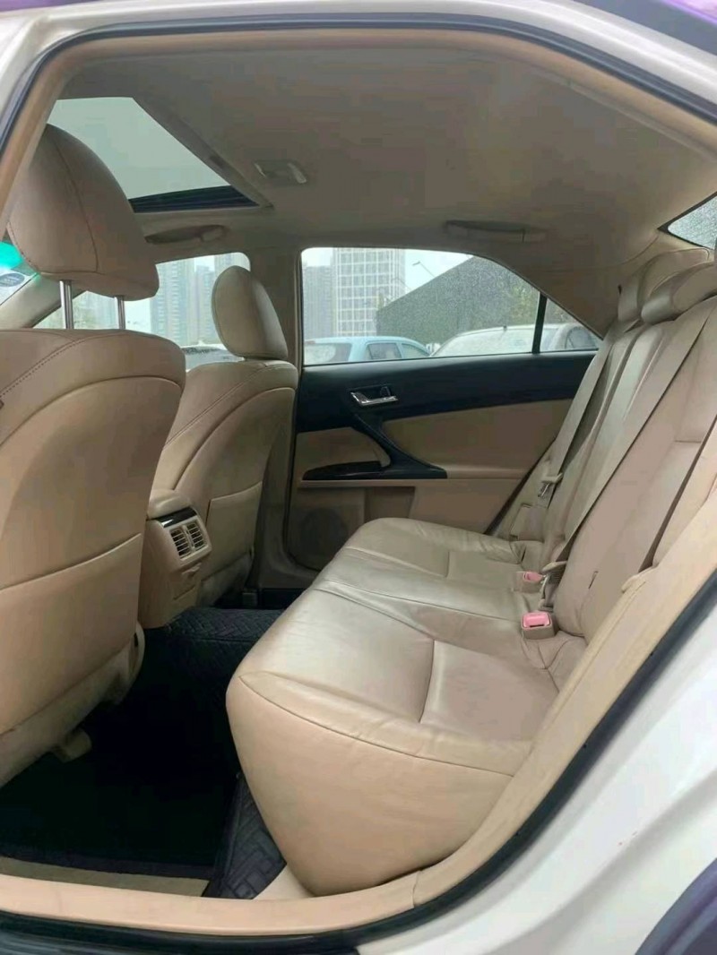 佛山11年丰田锐志6