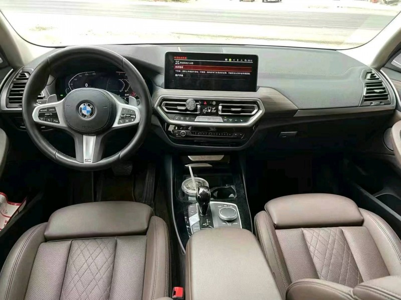 东营22年宝马X36