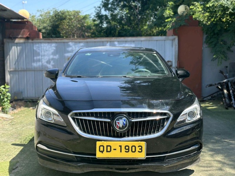 青岛17年别克君越1