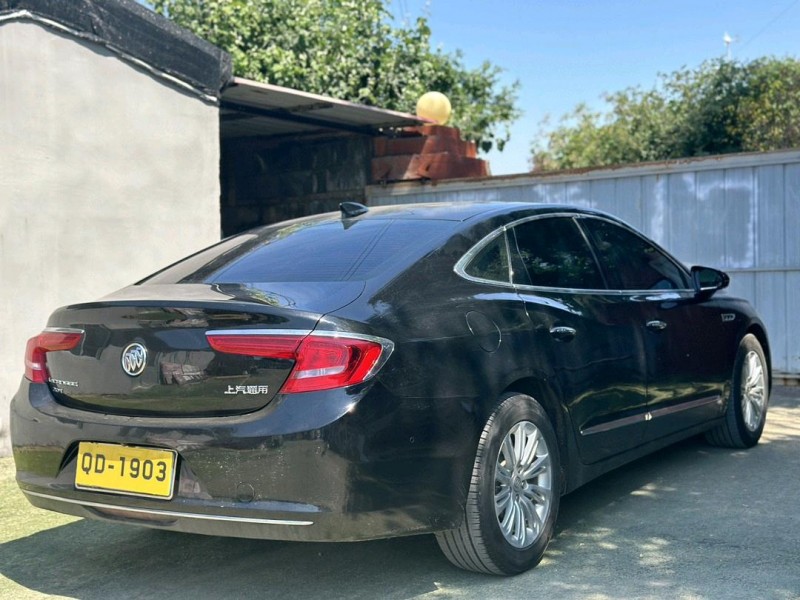 青岛17年别克君越8