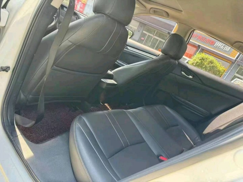 东营19年本田思域4