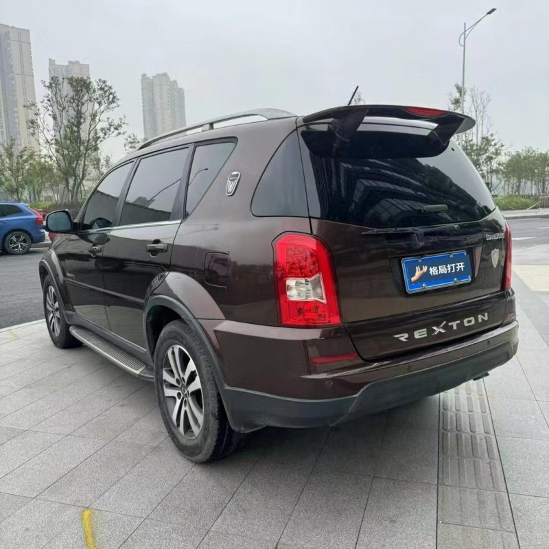 东莞14年双龙雷斯特7