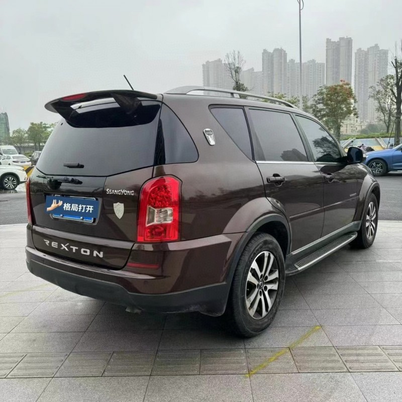 东莞14年双龙雷斯特8