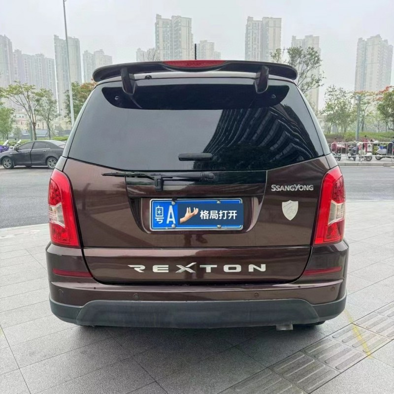 东莞14年双龙雷斯特9