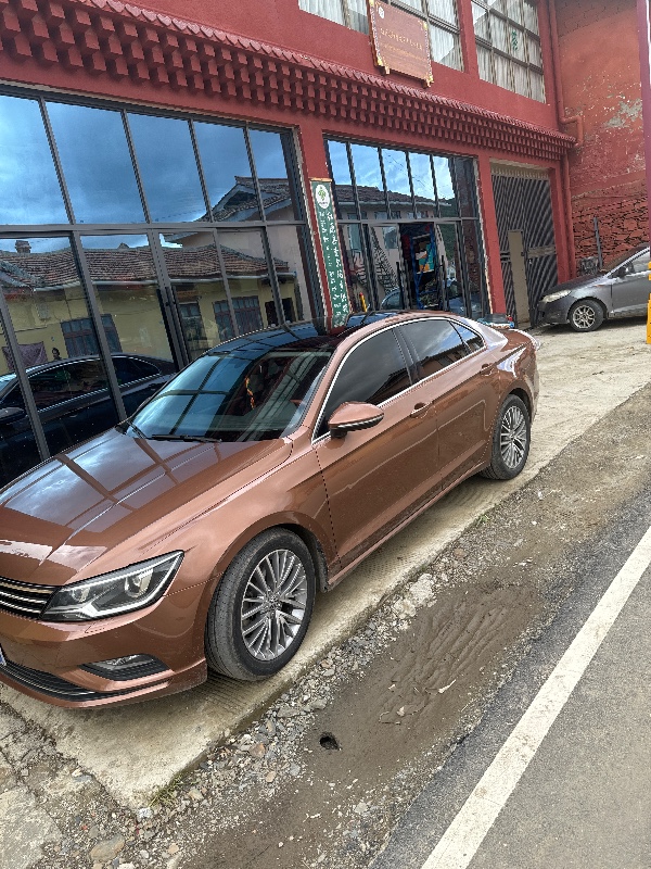 成都15年大众凌渡2