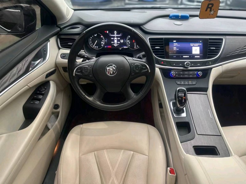 广州22年别克艾维亚9