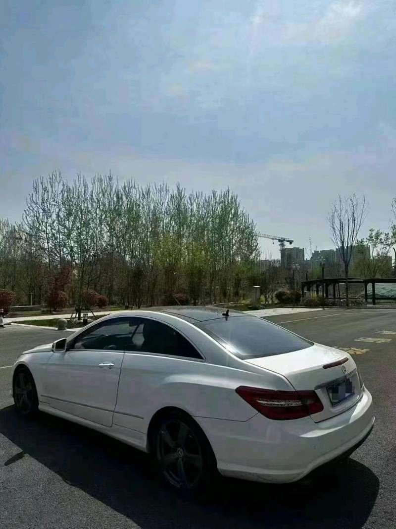 东营13年奔驰E4