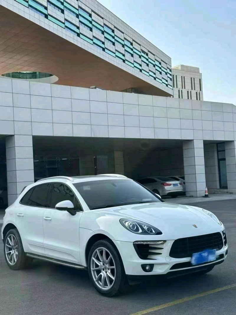 东营16年保时捷Macan2