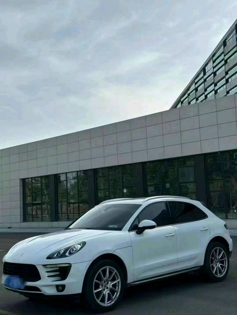 东营16年保时捷Macan3