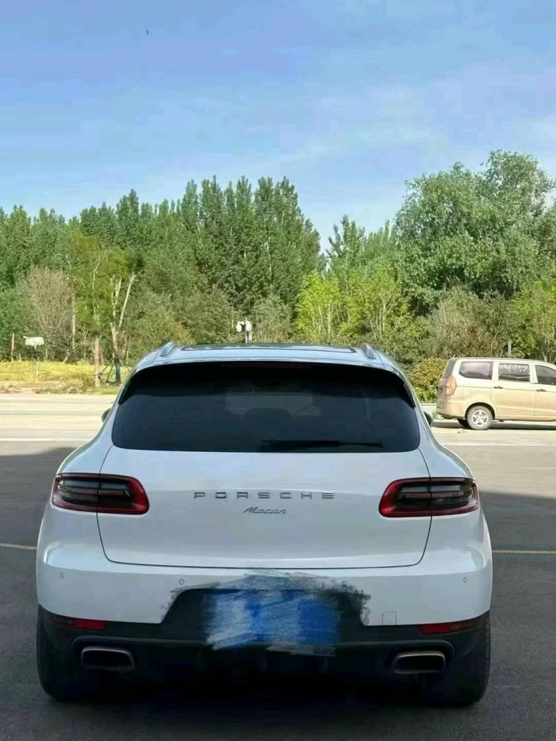 东营16年保时捷Macan7