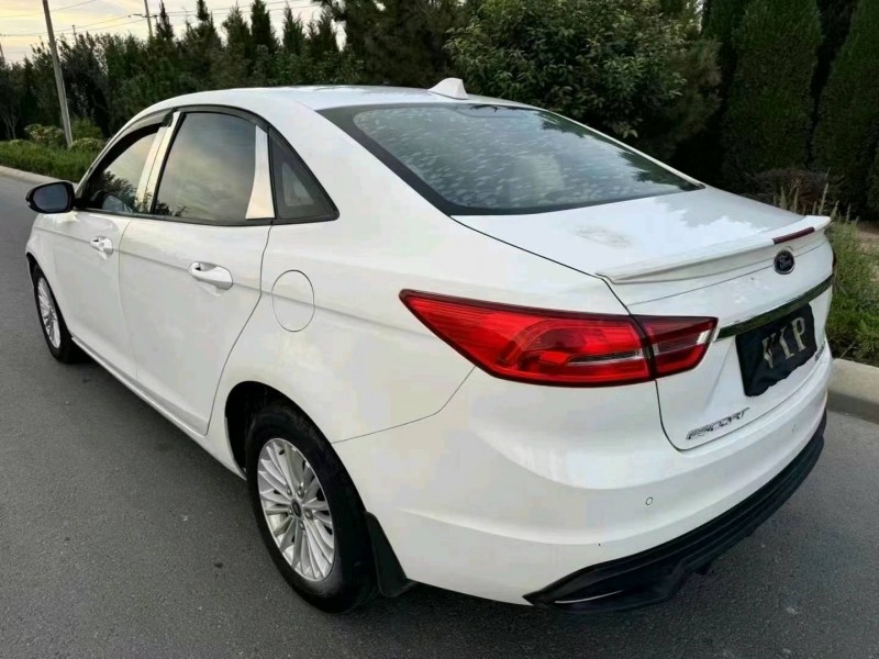 烟台17年福特福睿斯2