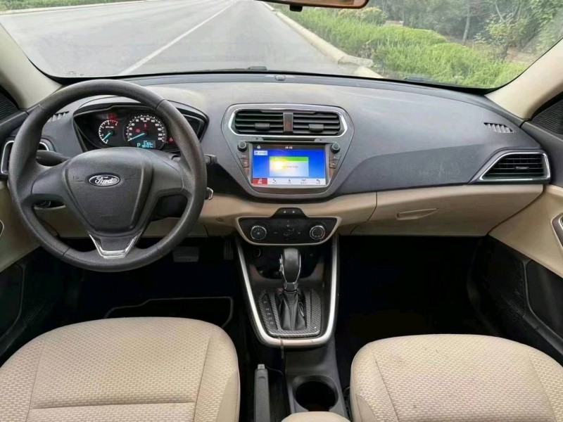 烟台17年福特福睿斯8