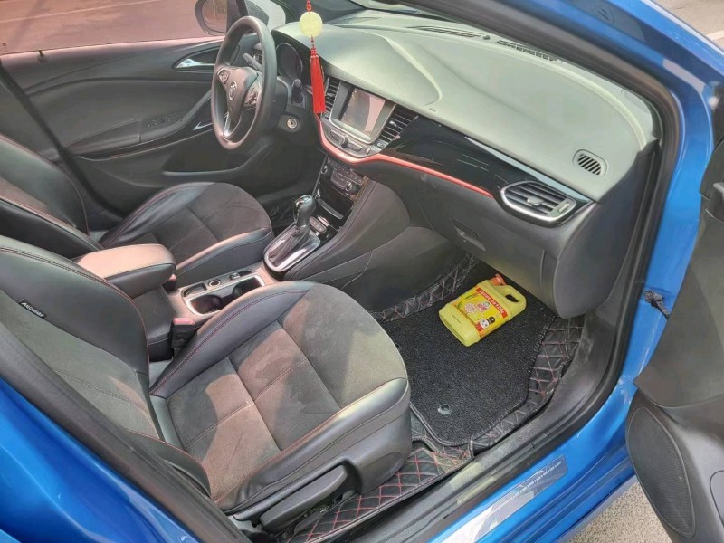 聊城17年别克威朗6