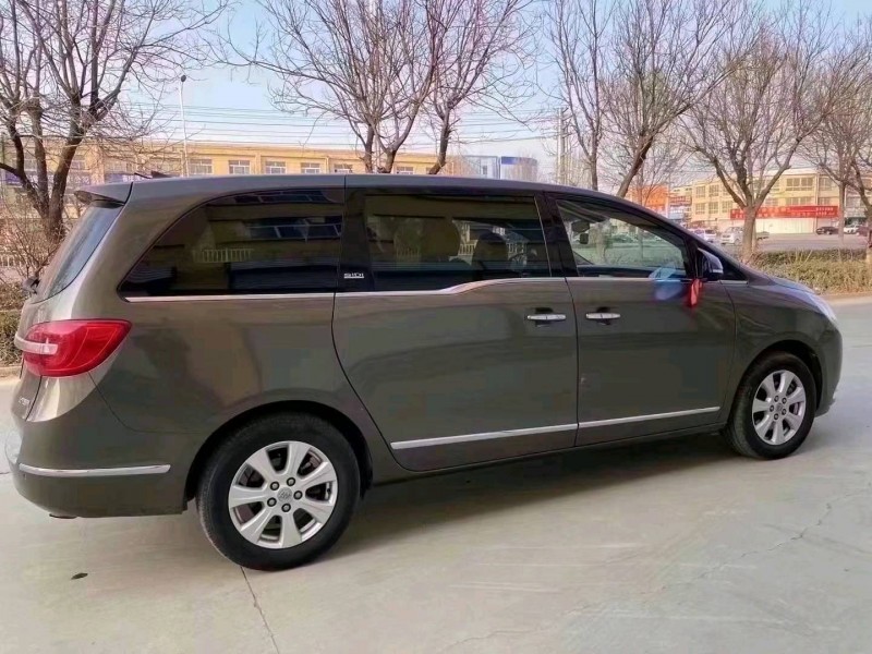 东营16年别克GL85