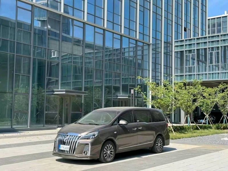 青岛21年别克GL82