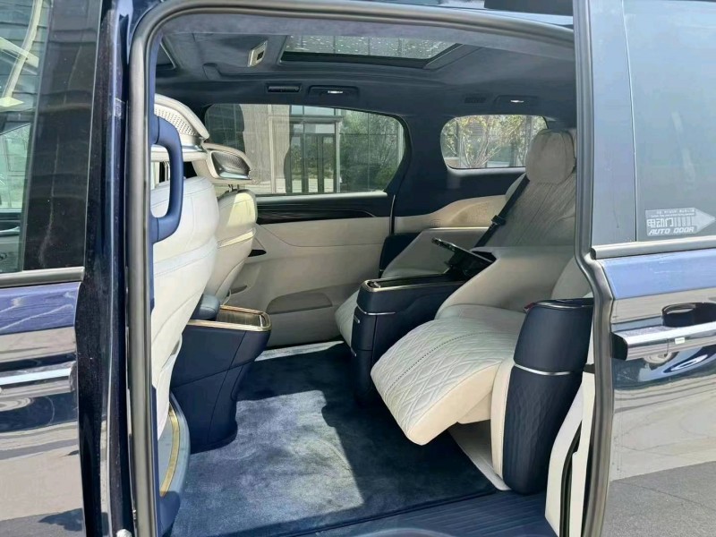 青岛21年别克GL85