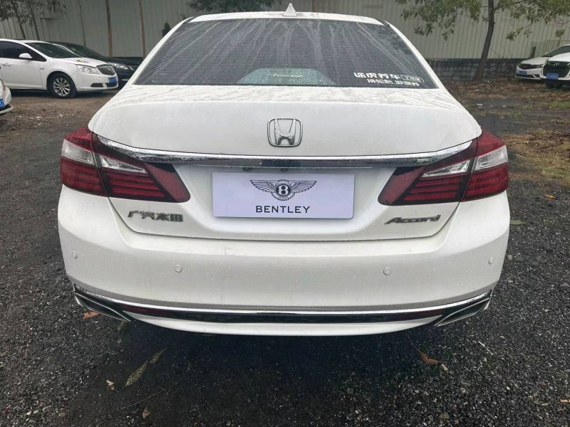 广州17年本田雅阁3