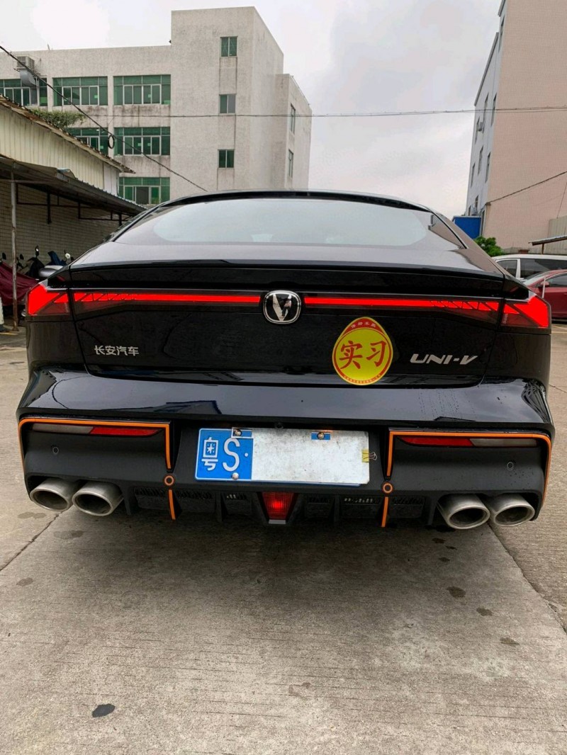 中山24年长安汽车UNI-V6