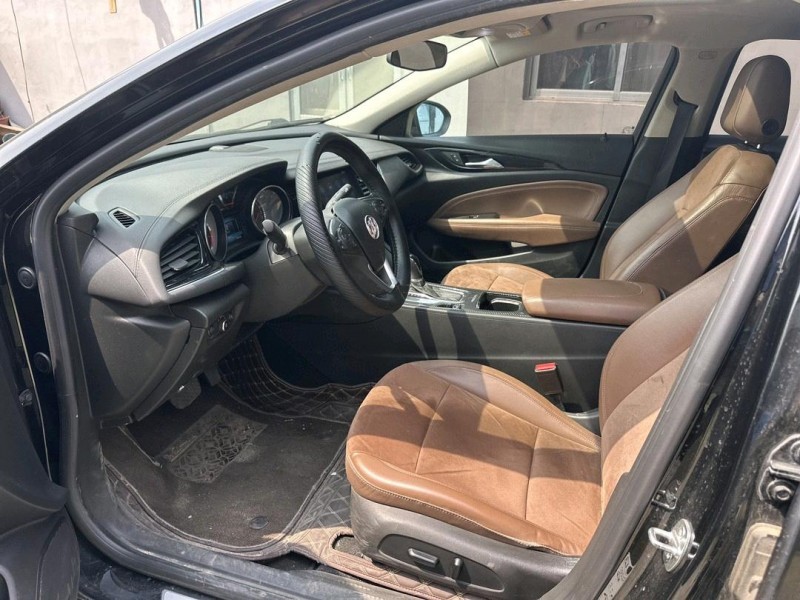 青岛20年别克君威4