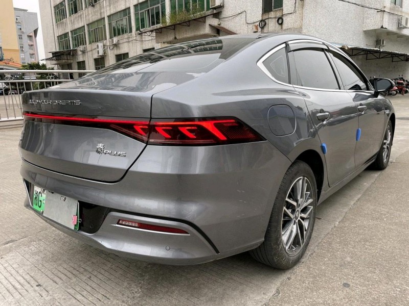 中山22年比亚迪秦4