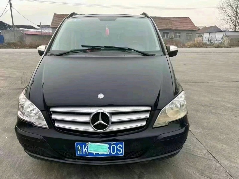 东营16年奔驰唯雅诺1