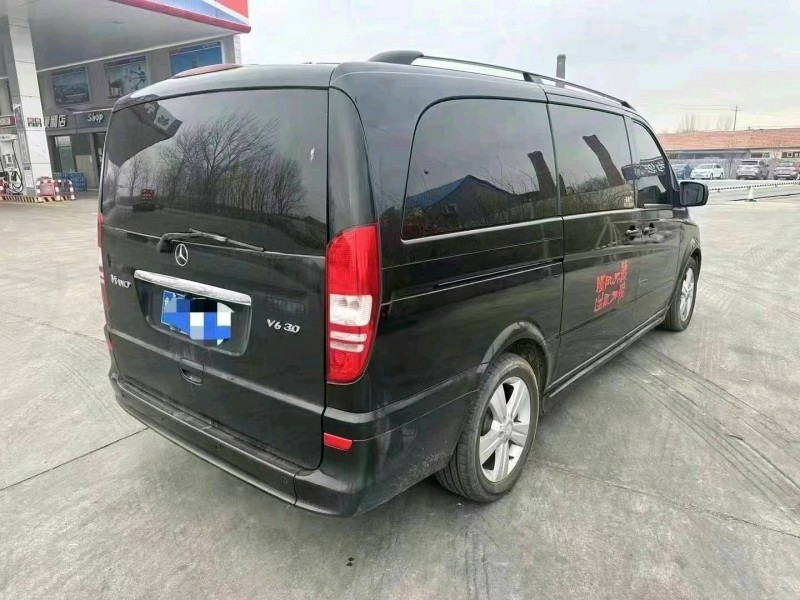 东营16年奔驰唯雅诺7