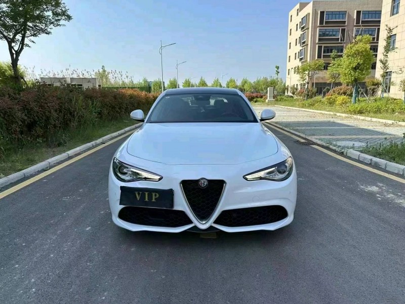 徐州21年阿尔法·罗密欧Giulia1