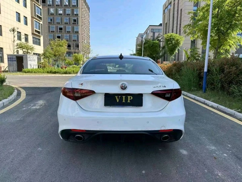 徐州21年阿尔法·罗密欧Giulia9
