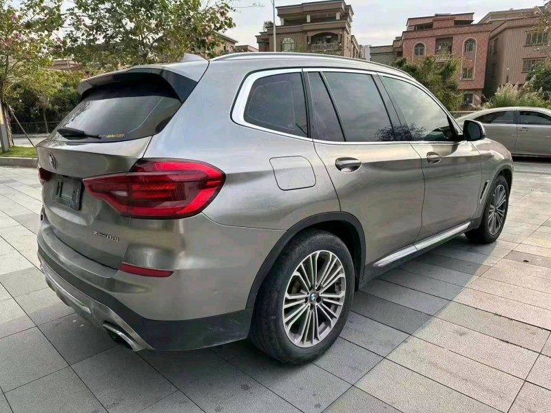 广州19年宝马X38