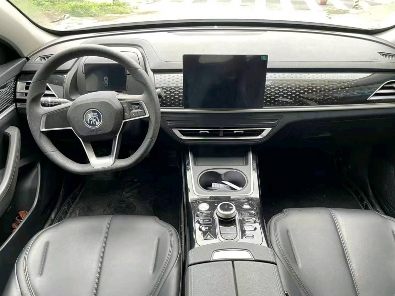 广州23年比亚迪秦4