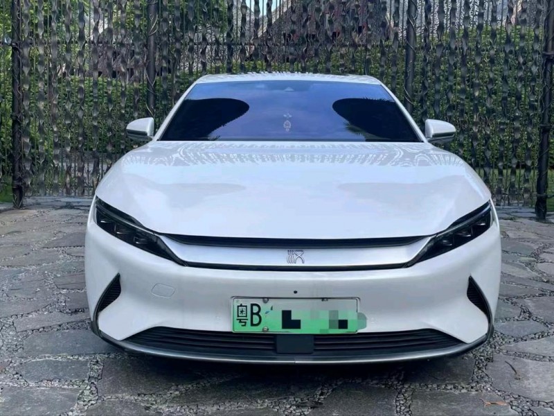 广州21年比亚迪汉1