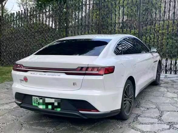 广州21年比亚迪汉8