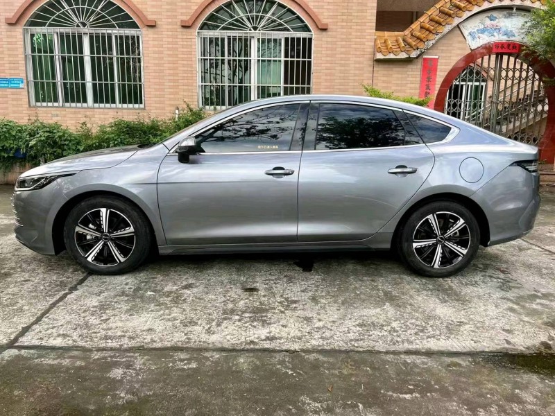 广州22年比亚迪驱逐舰5