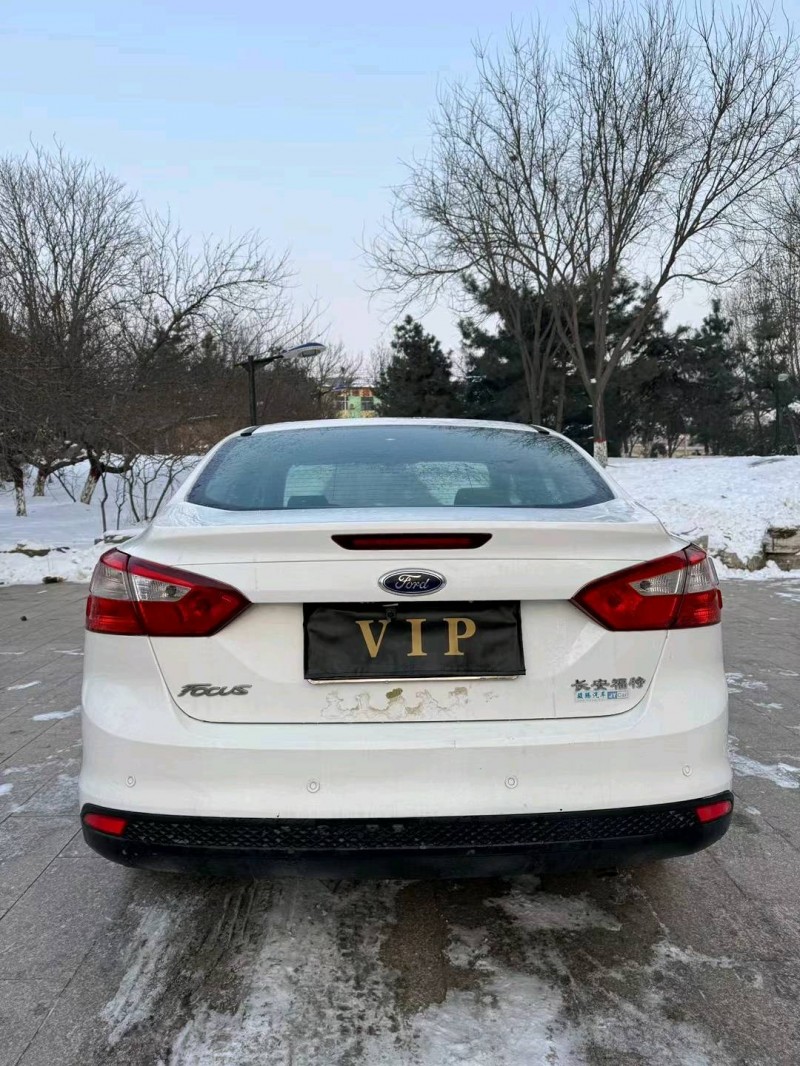 邢台14年福特福克斯9