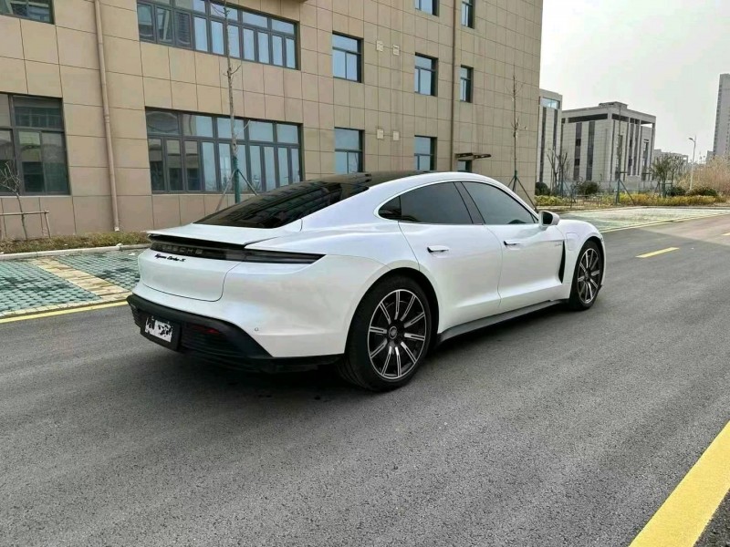 徐州22年保时捷Taycan8