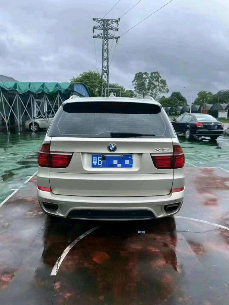 广州13年宝马X69