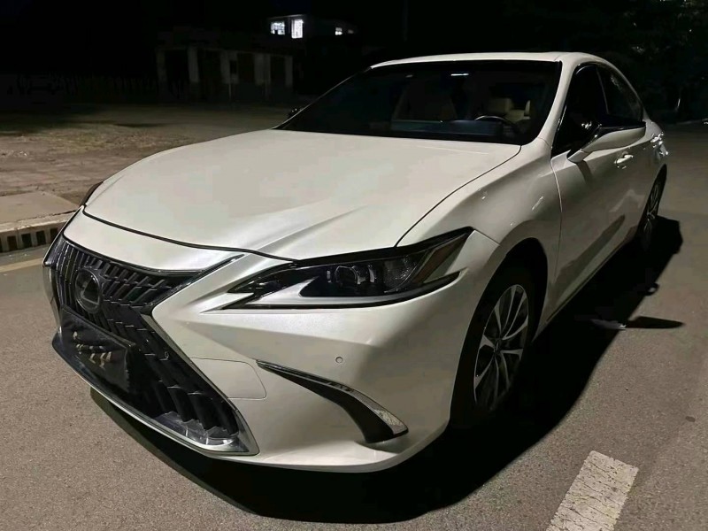 烟台22年雷克萨斯ES2