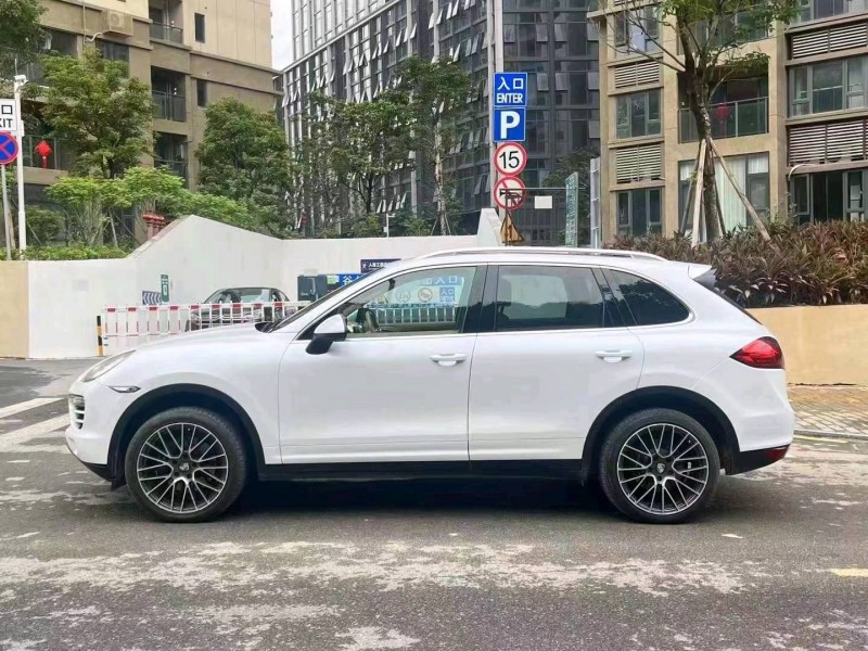 广州13年保时捷卡宴8