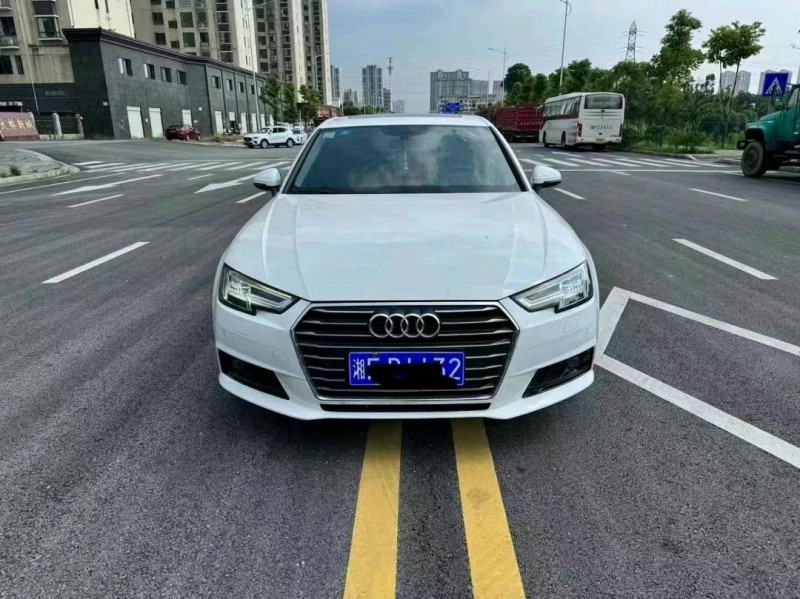 邵阳17年奥迪A4L1