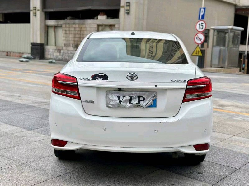 广州17年丰田威驰9