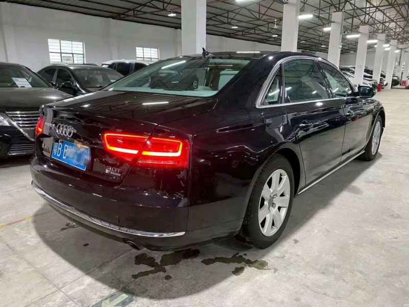 徐州11年奥迪A8L3