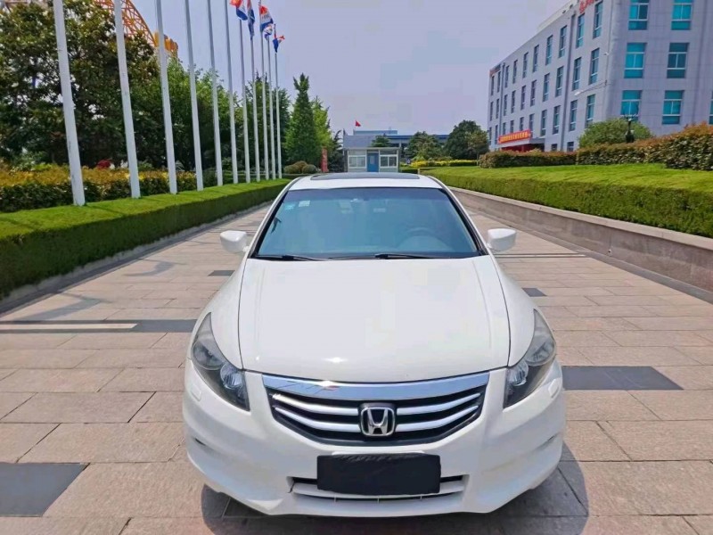 烟台12年本田雅阁1