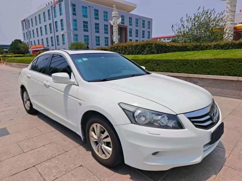 烟台12年本田雅阁2