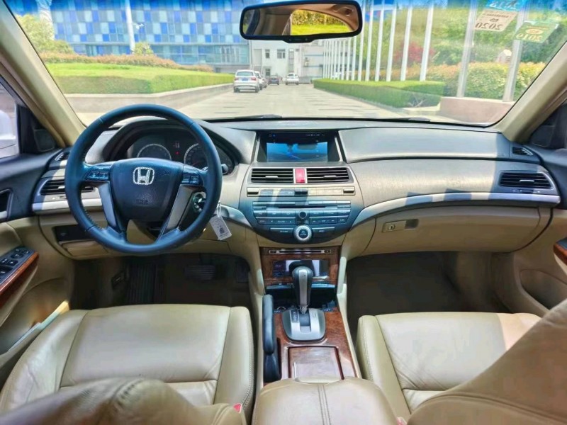 烟台12年本田雅阁5